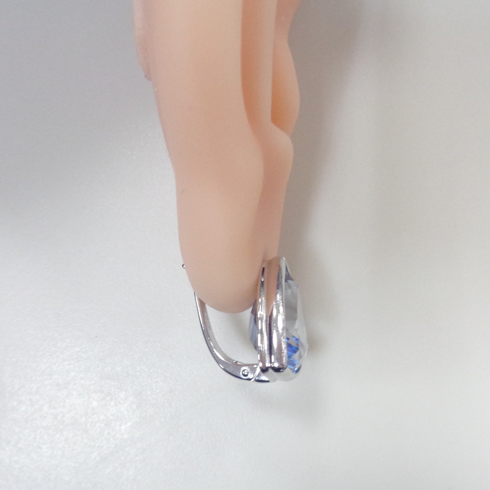 Серебряные серьги с синим горным хрустале